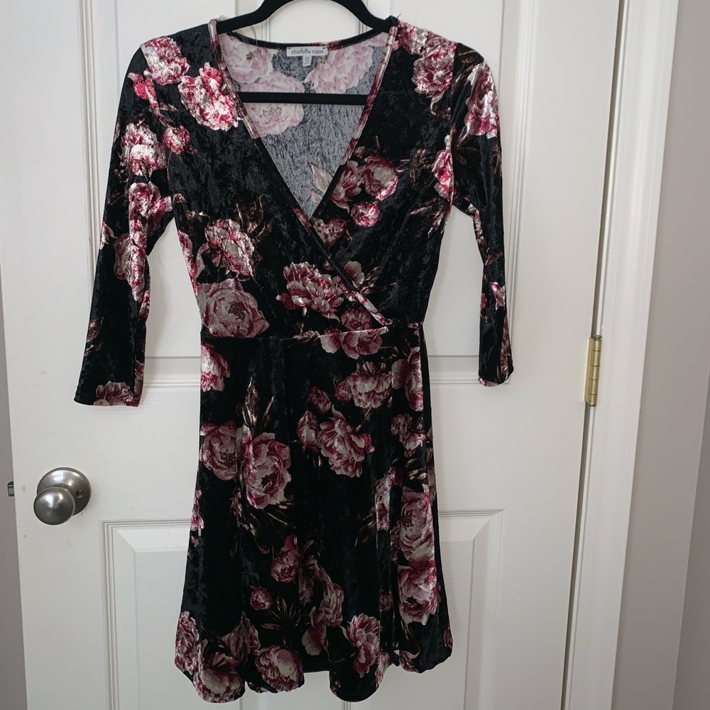 Beautiful velvet flowered dress